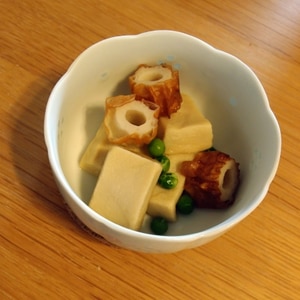お出汁が命、高野豆腐の含め煮。